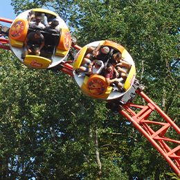 The Twist Attraction Thrills Aplenty Amusement Park In France In Rhone Alpes Auvergne Le Pal