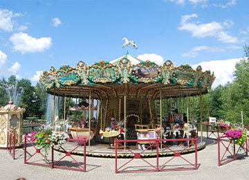 Le Carrousel au parc de loisirs Le PAL en Auvergne-Rhône-Alpes