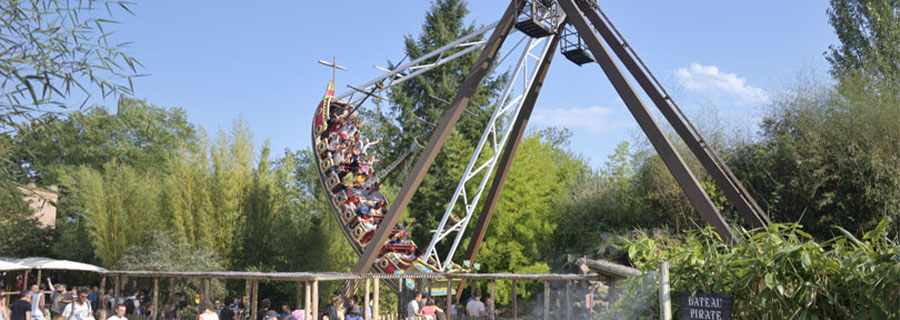 Le bateau pirate au parc de loisirs Le PAL en Auvergne-Rhône-Alpes
