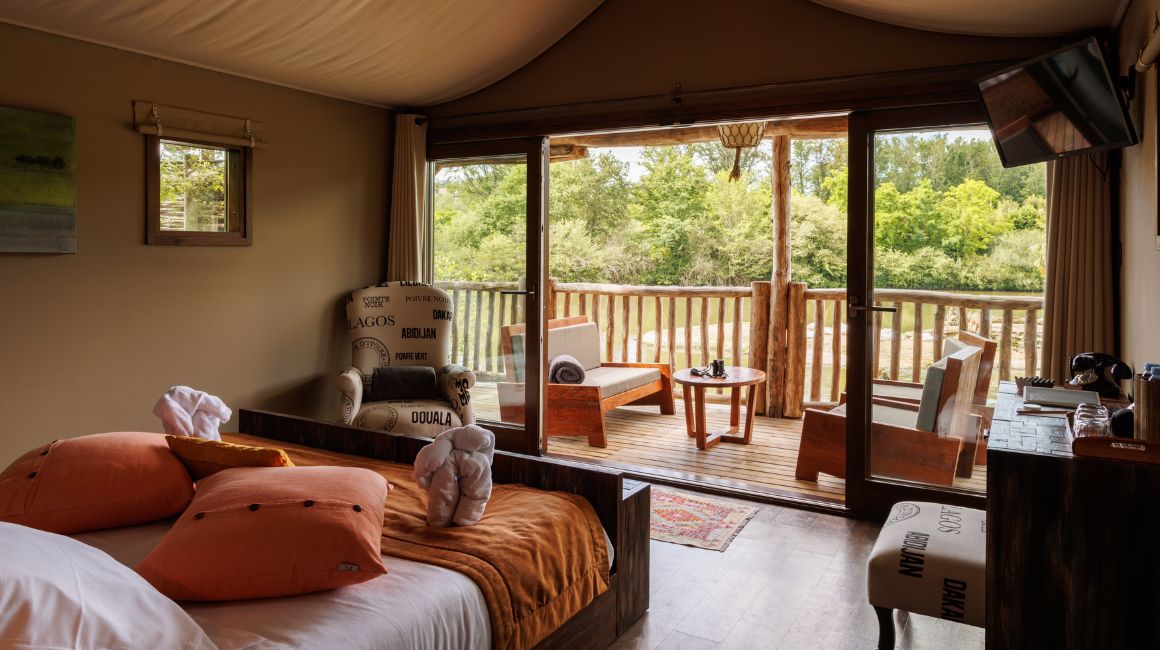 A room with a terrace and a breathtaking view